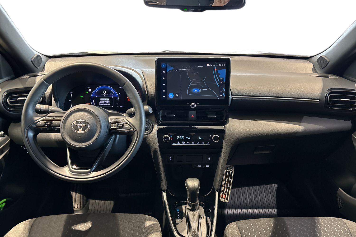 TOYOTA Yaris Cross 2025