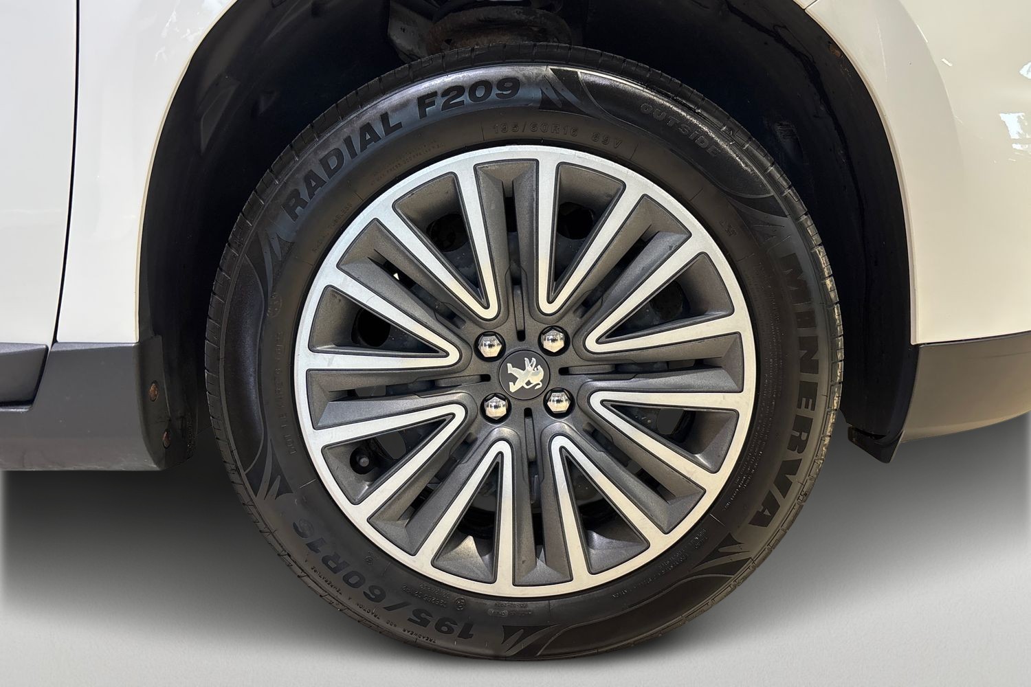 PEUGEOT 2008 2018
