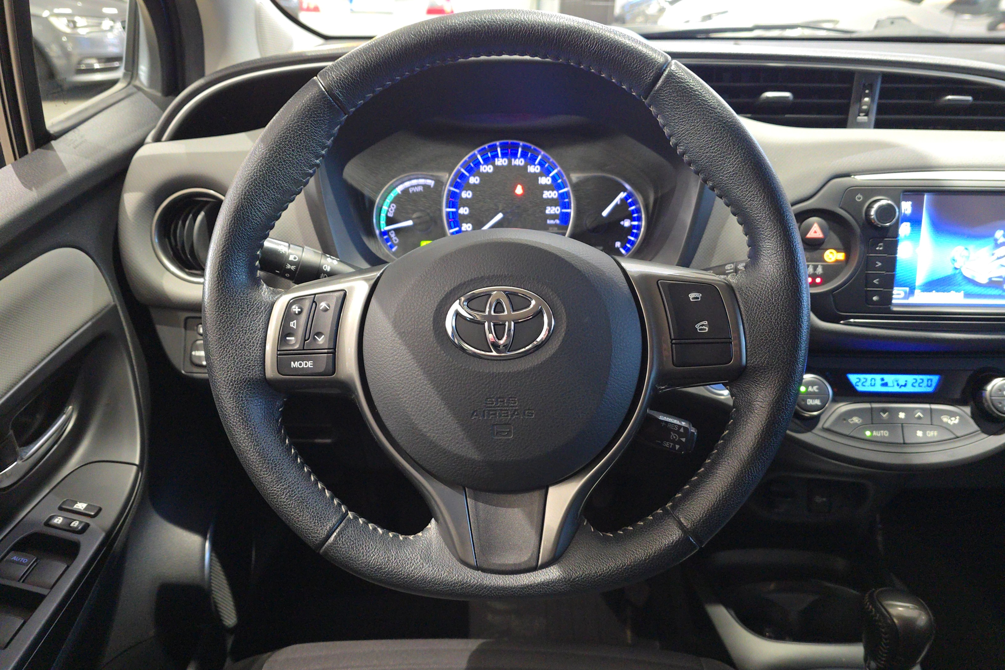 TOYOTA Yaris 2014