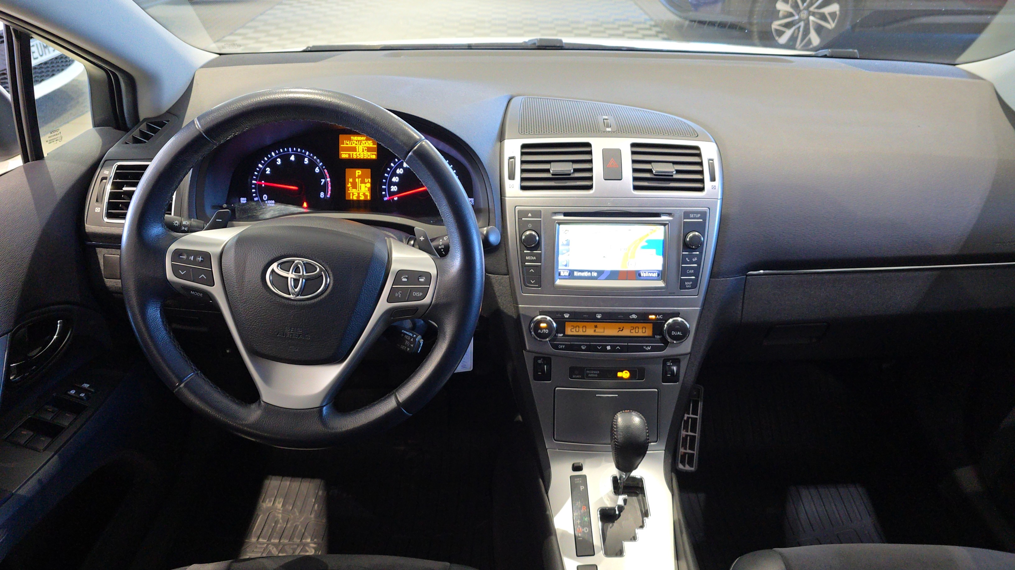 TOYOTA Avensis 2013