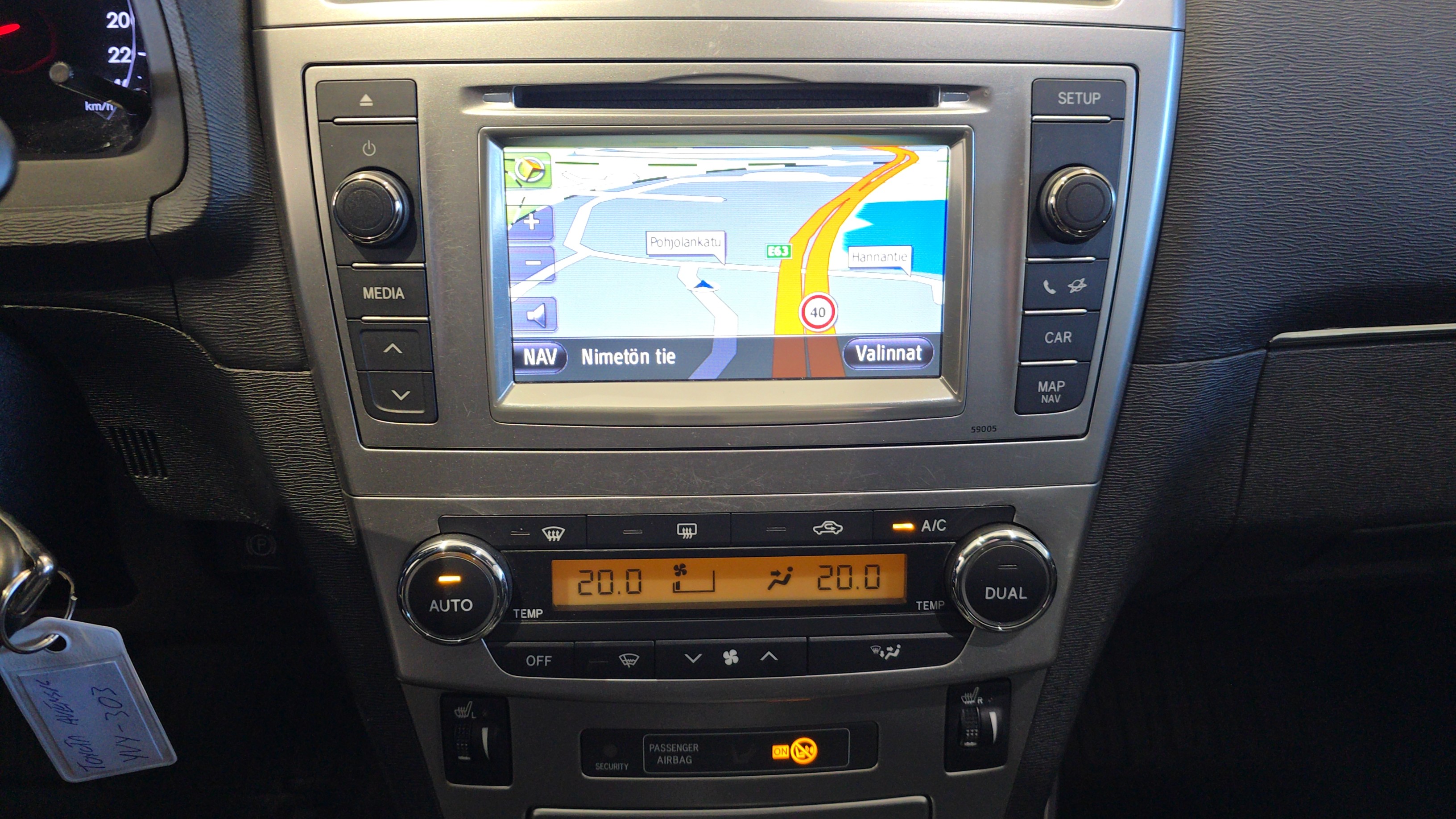 TOYOTA Avensis 2013