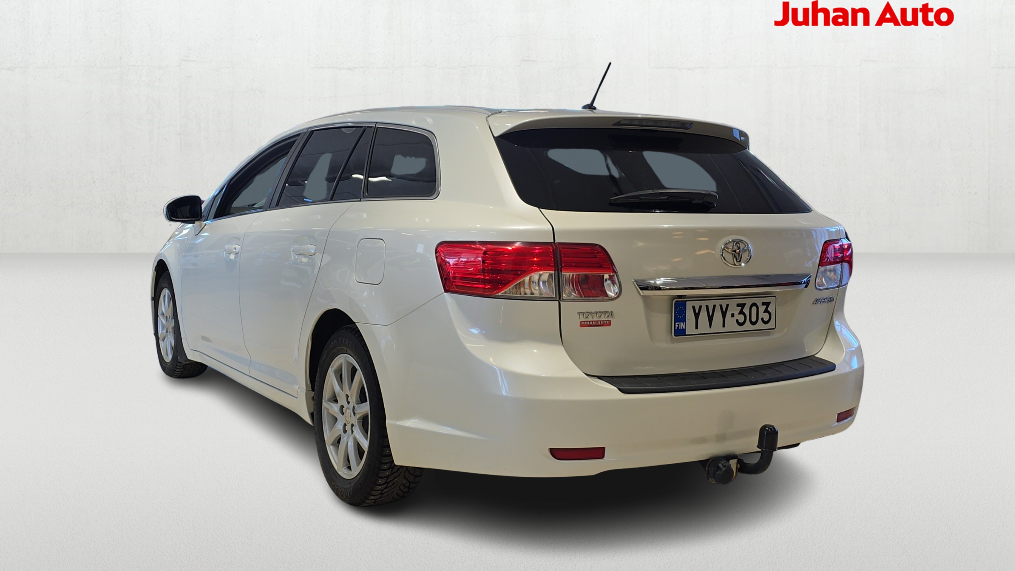 TOYOTA Avensis 2013