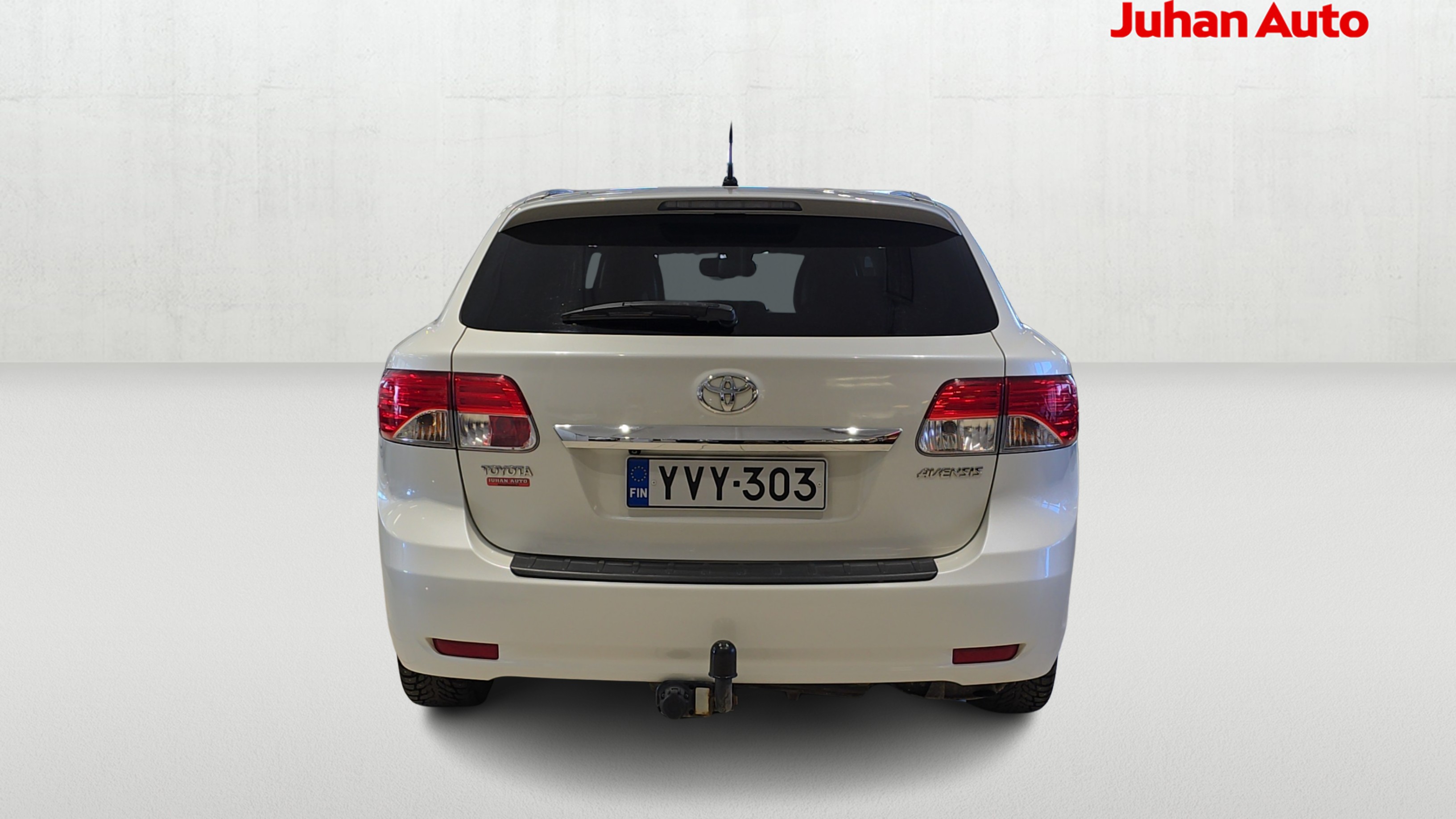 TOYOTA Avensis 2013