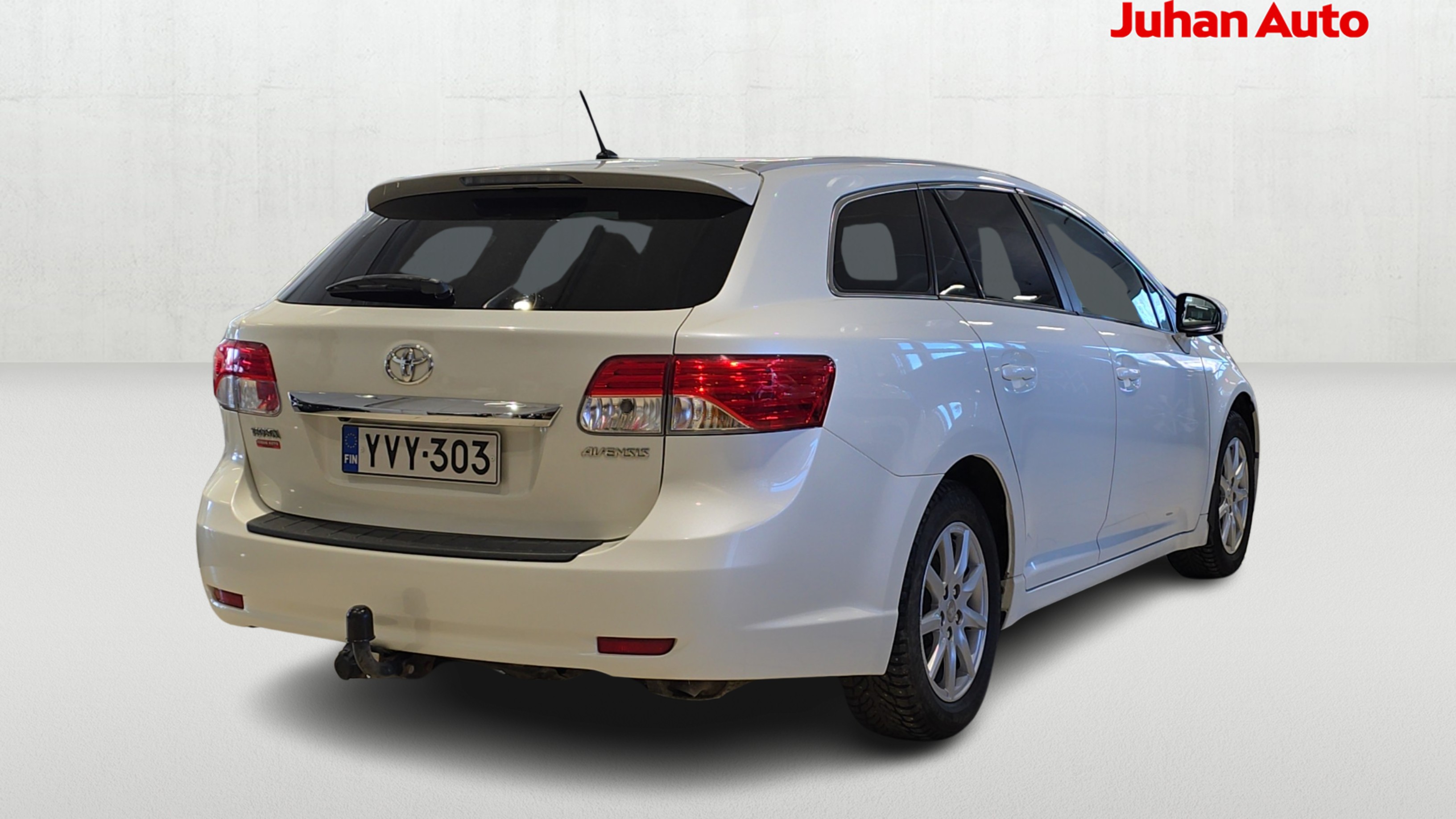 TOYOTA Avensis 2013
