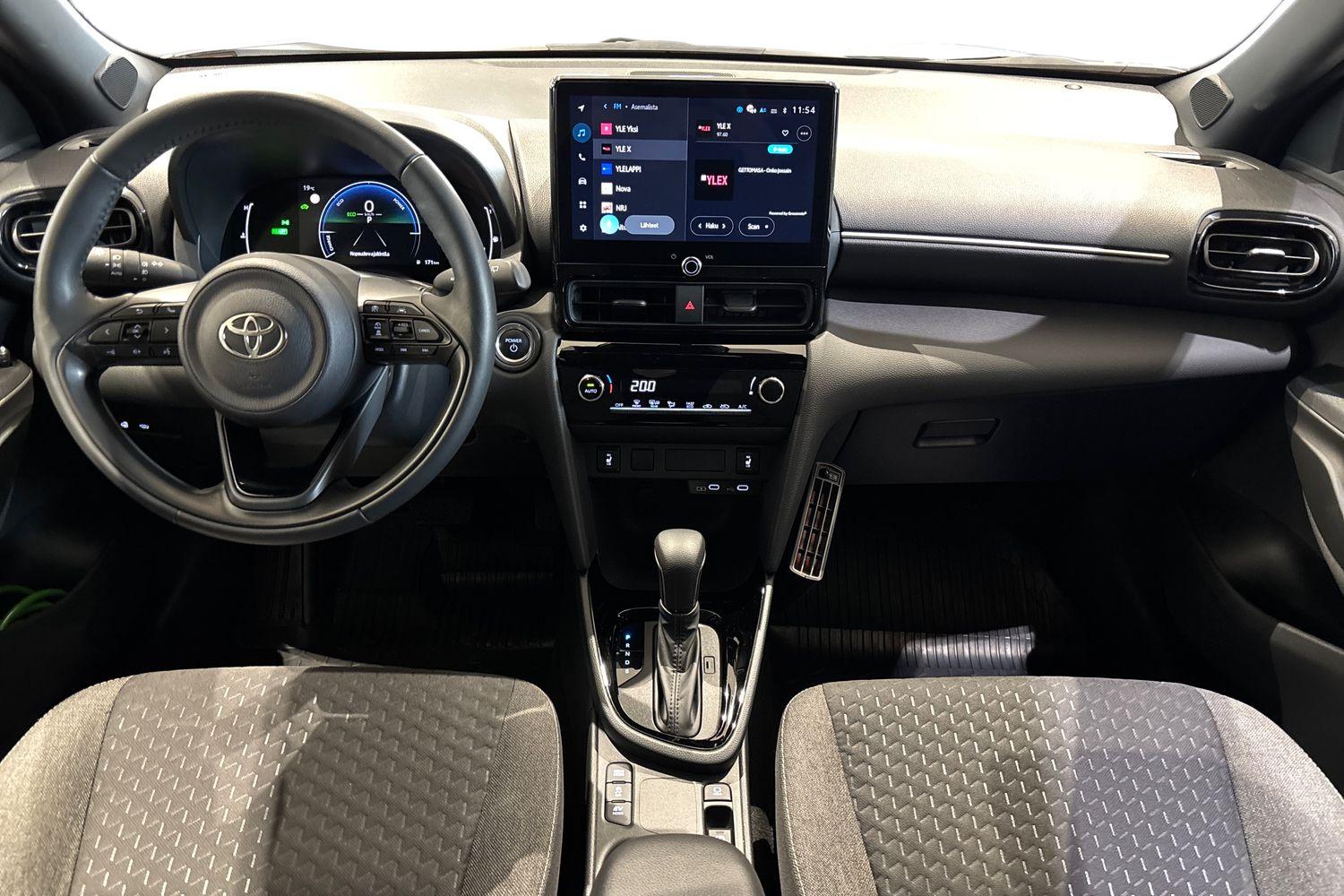 TOYOTA Yaris Cross 2025
