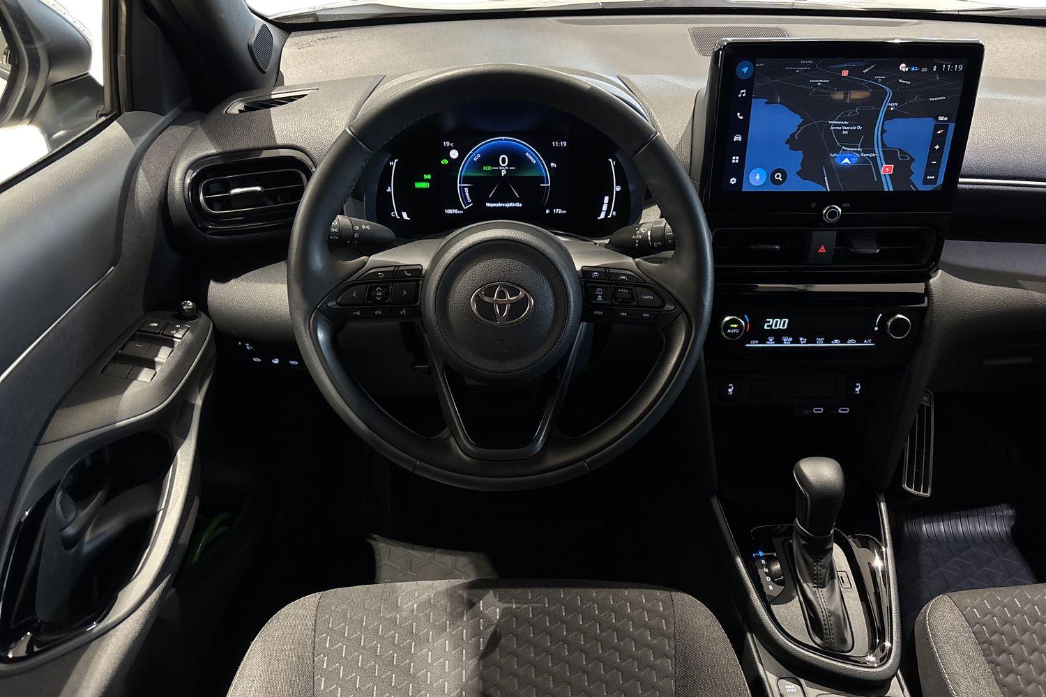 TOYOTA Yaris Cross 2025