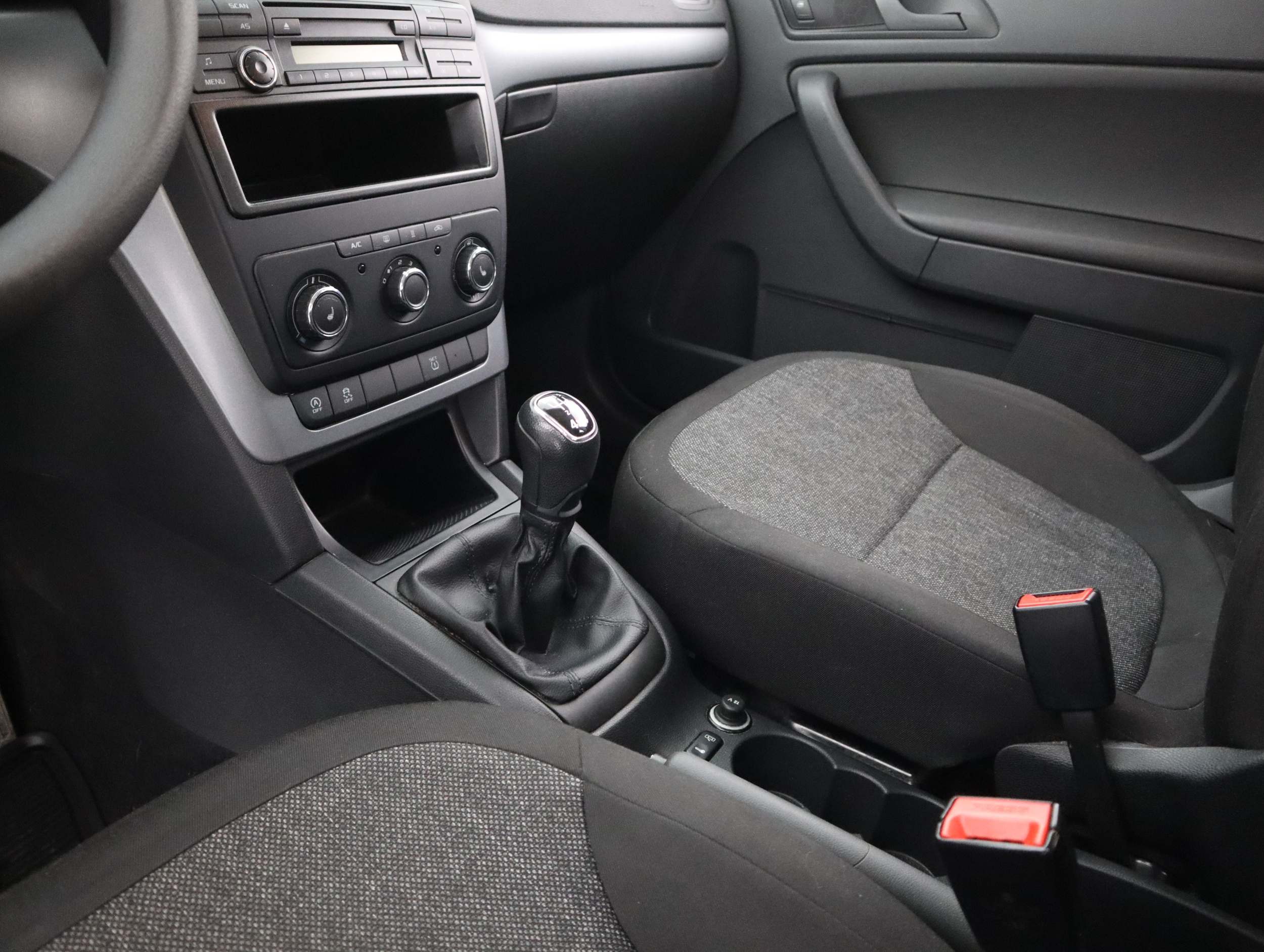 SKODA Yeti 2017