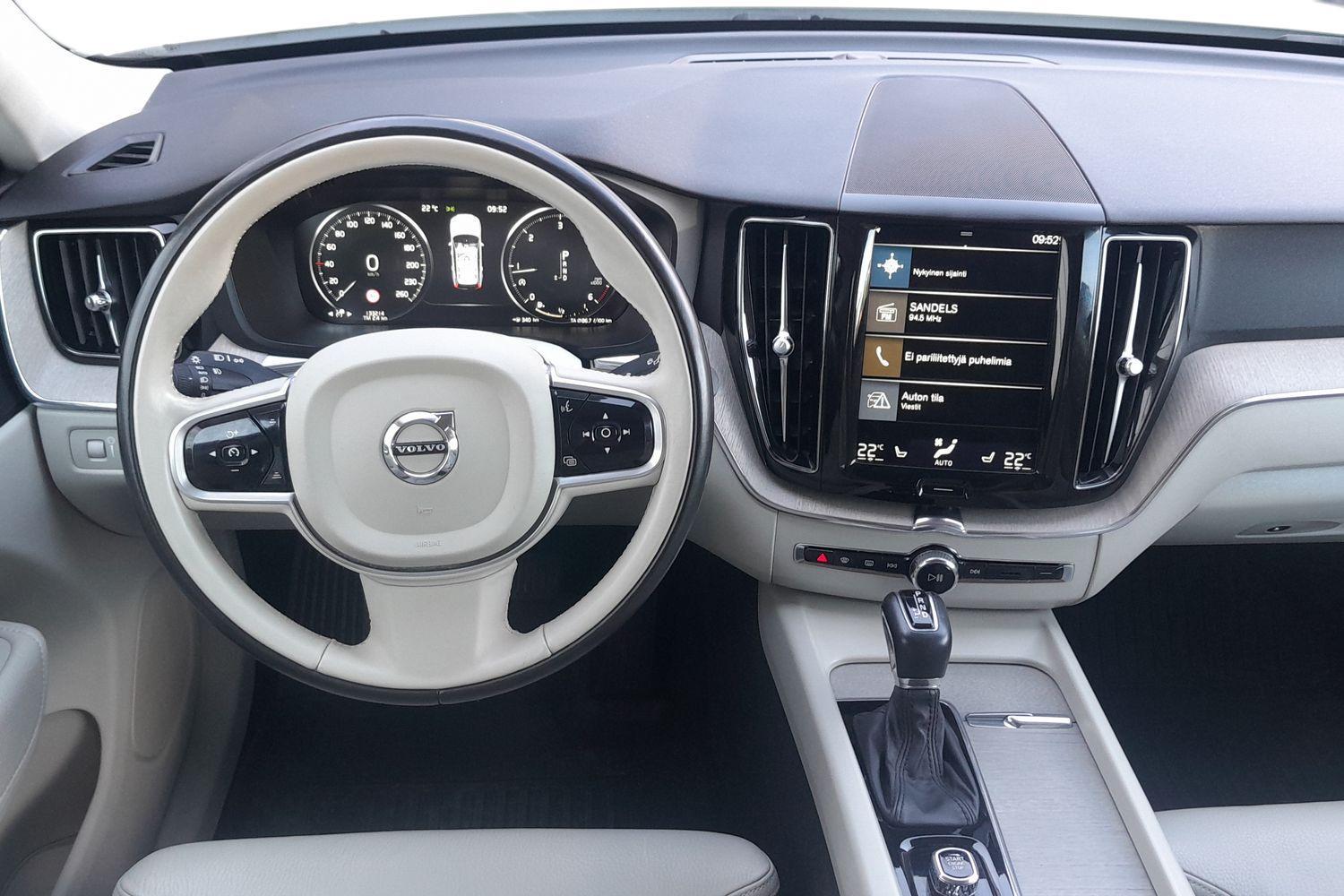 VOLVO XC60 2018