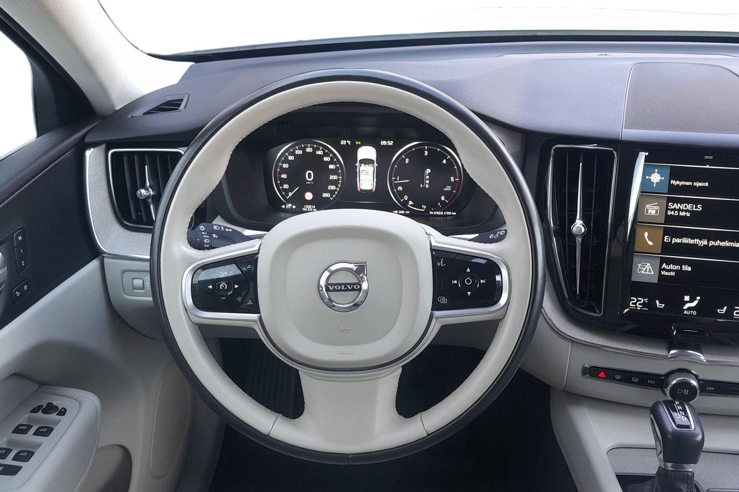 VOLVO XC60 2018