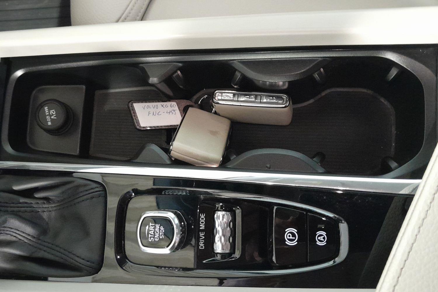 VOLVO XC60 2018