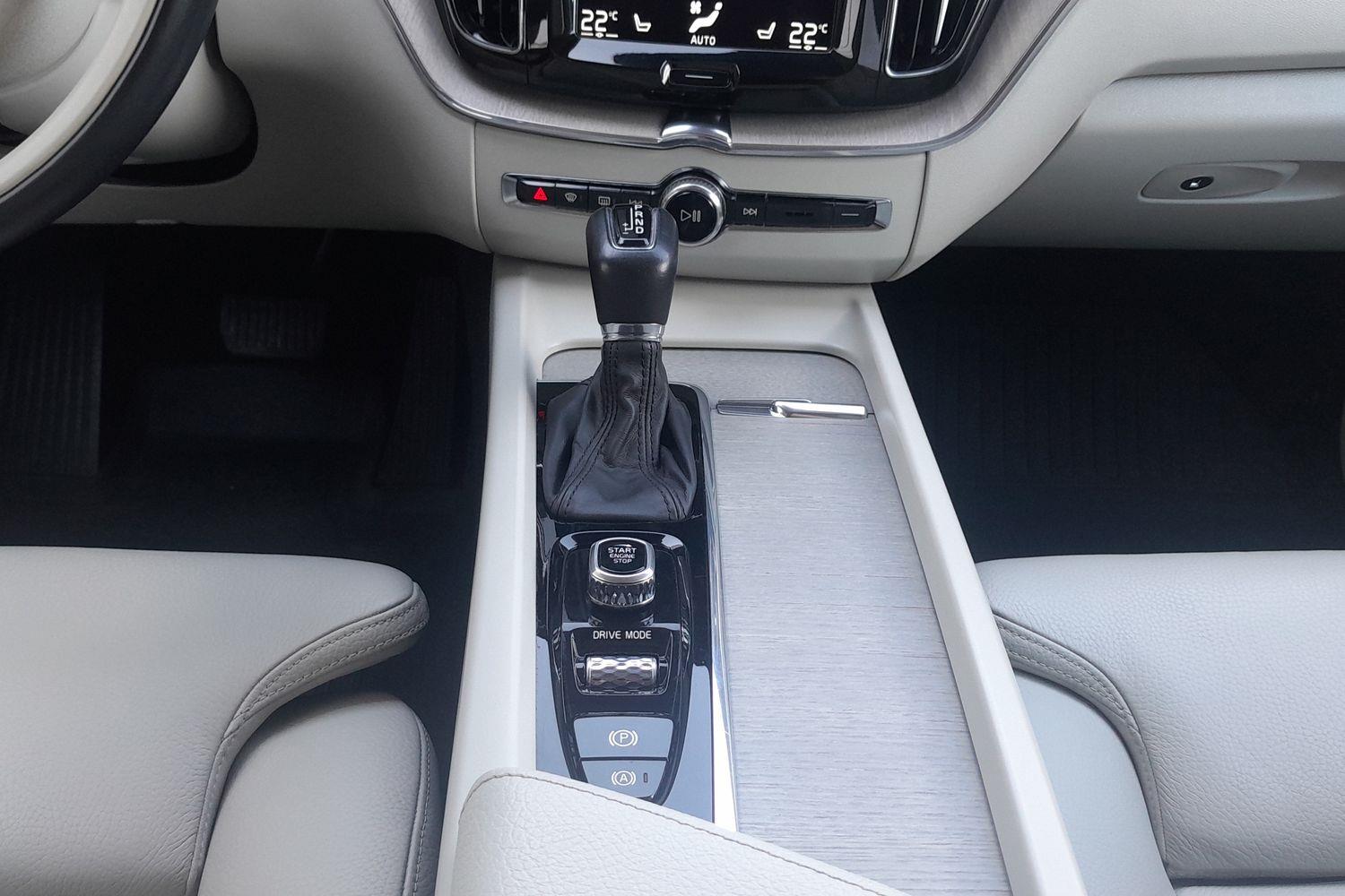 VOLVO XC60 2018