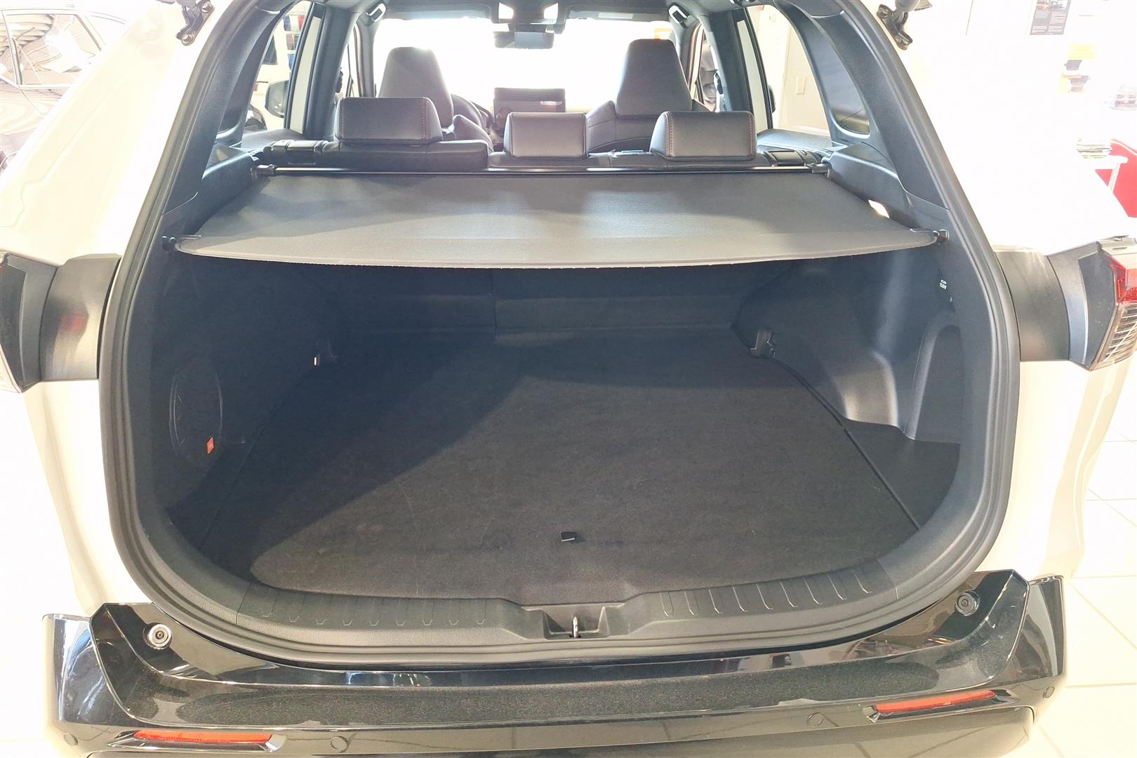 Toyota RAV4 Plug-in 2025