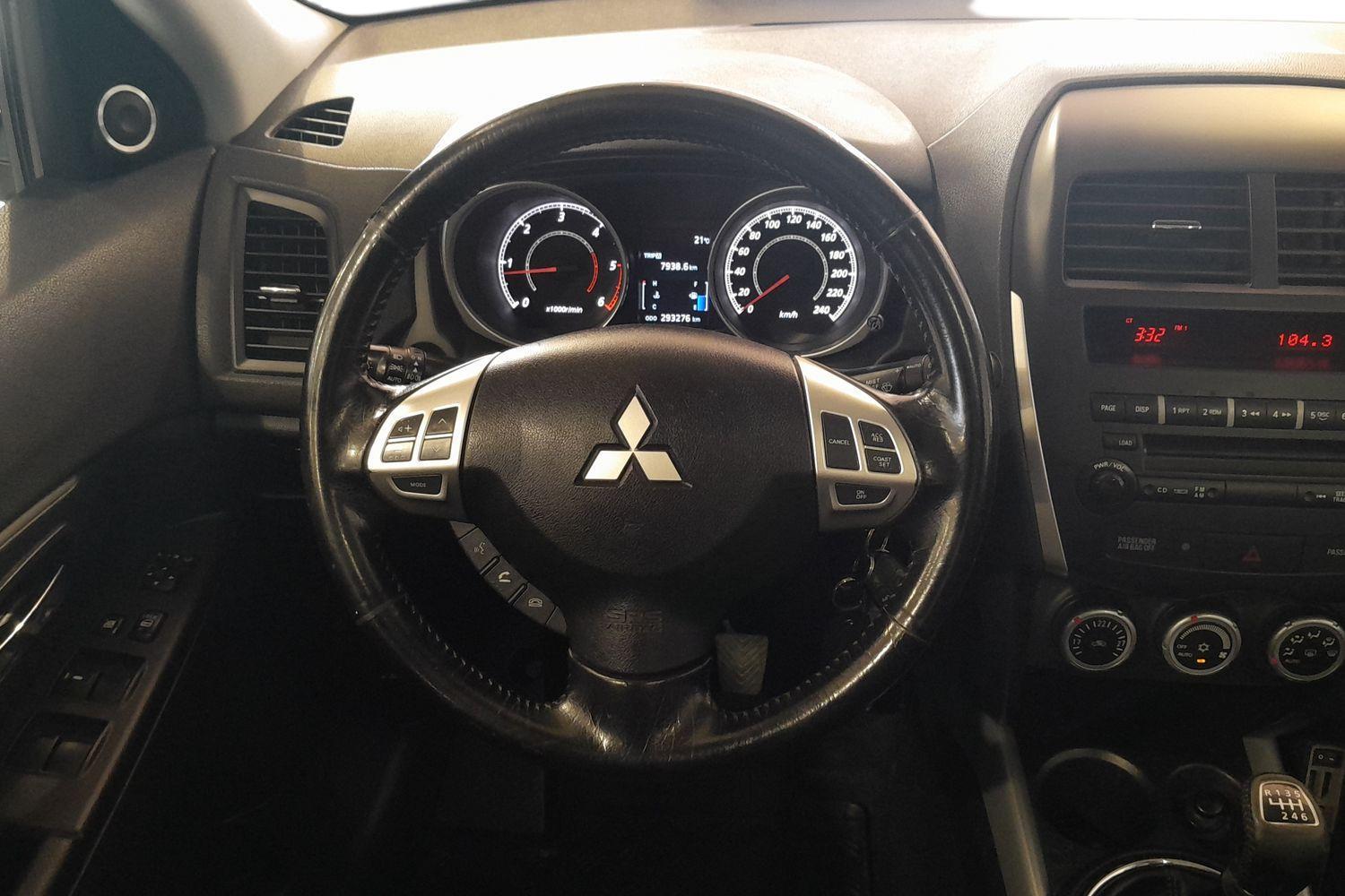 MITSUBISHI ASX 2011