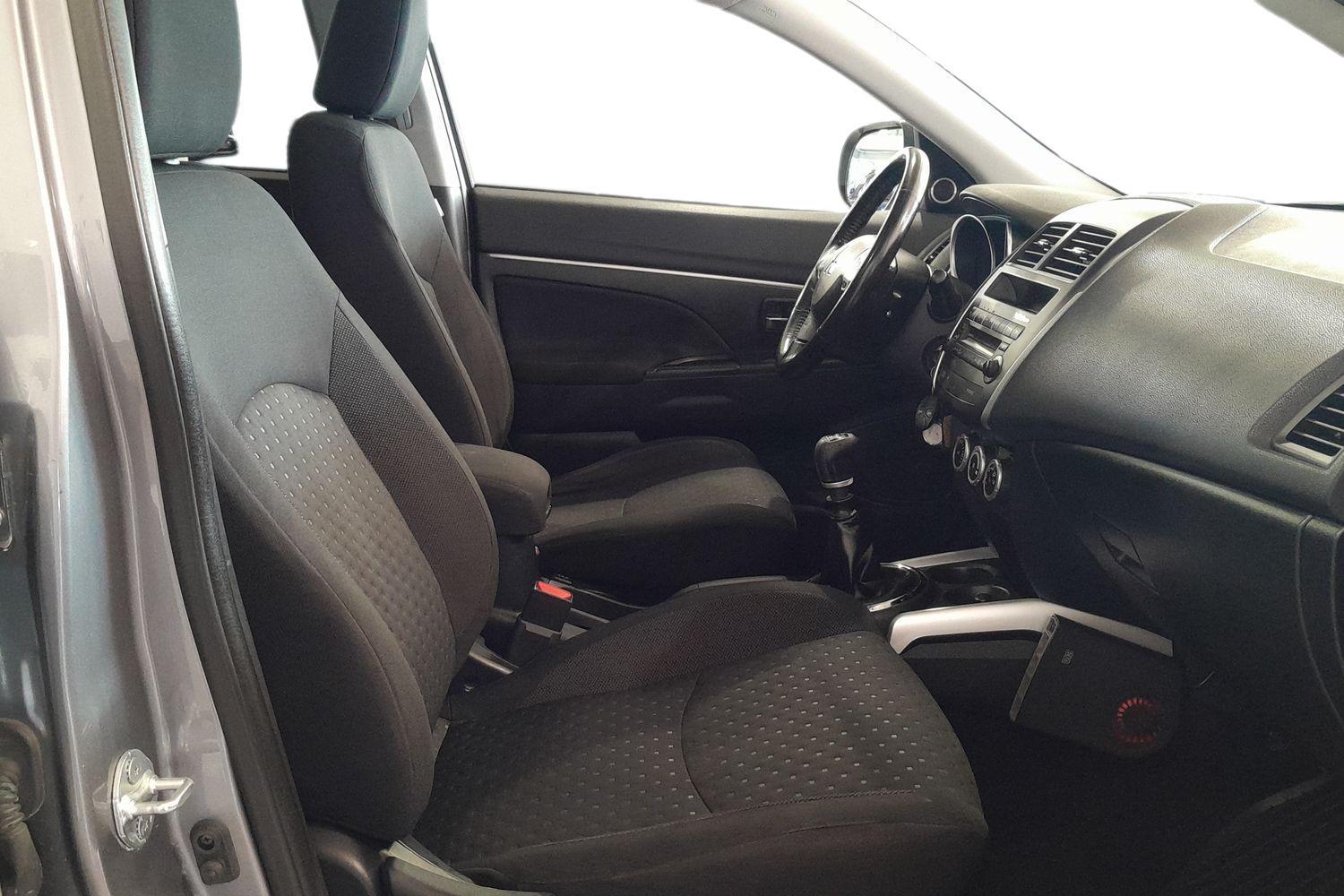 MITSUBISHI ASX 2011