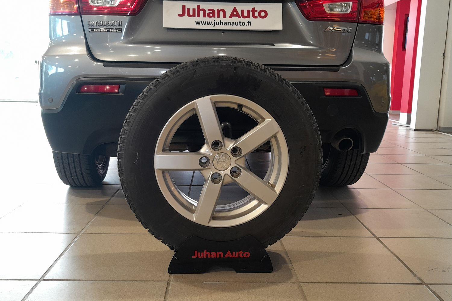 MITSUBISHI ASX 2011