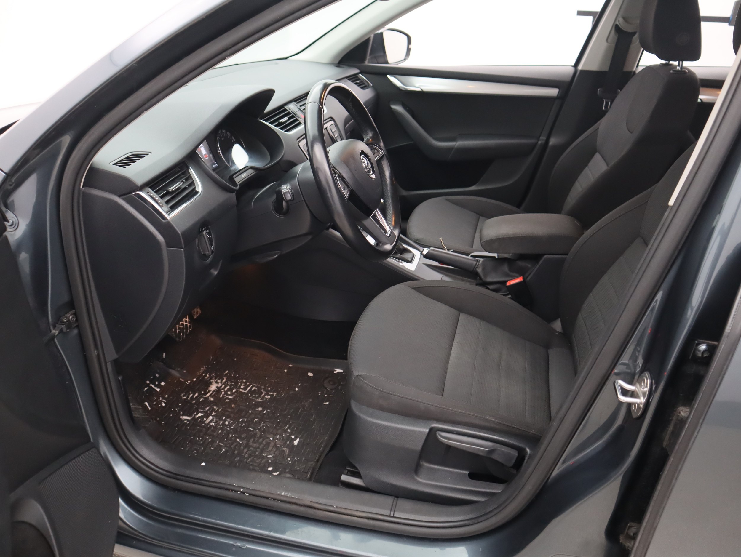 SKODA OCTAVIA 2016