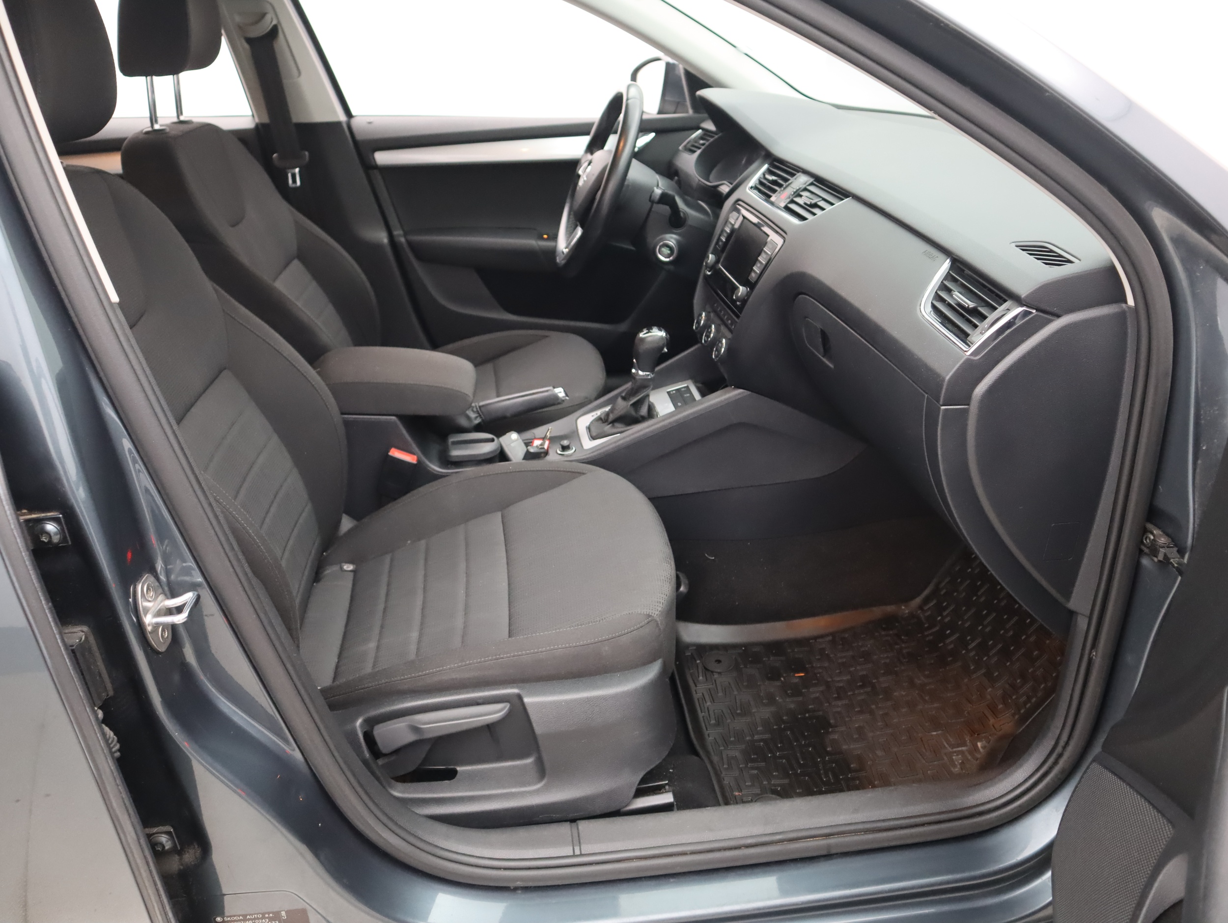 SKODA OCTAVIA 2016