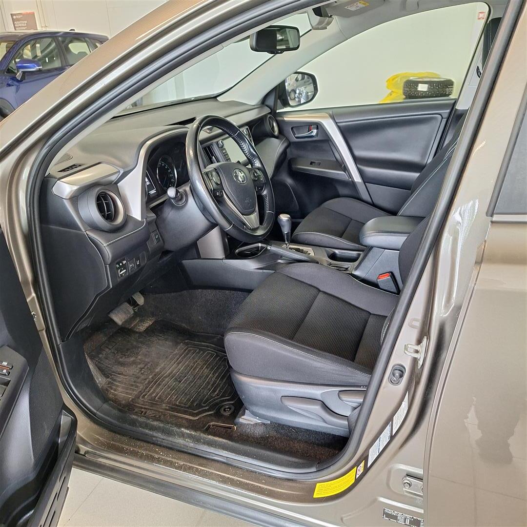 TOYOTA RAV4 2018