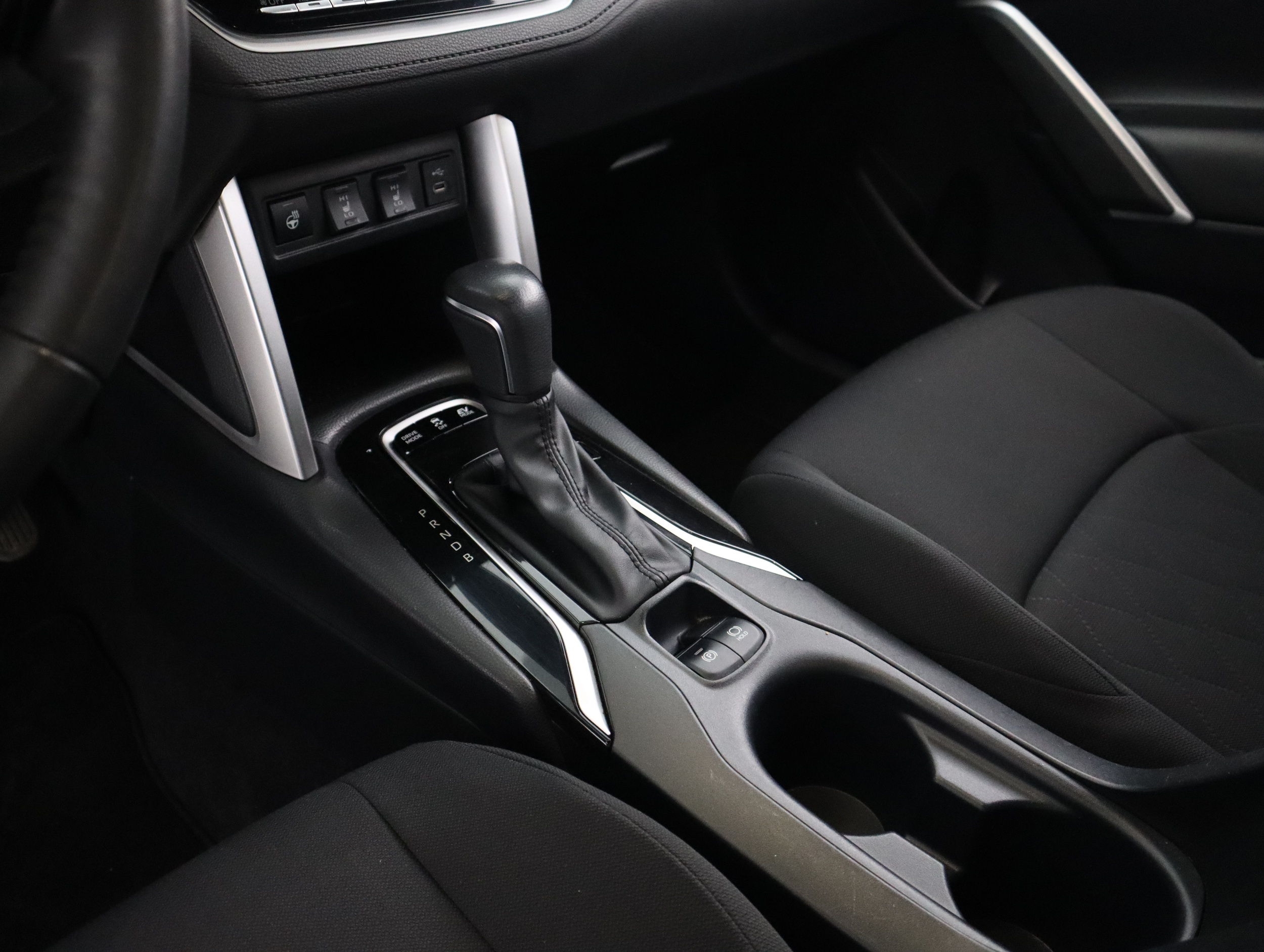 TOYOTA Corolla Cross 2024