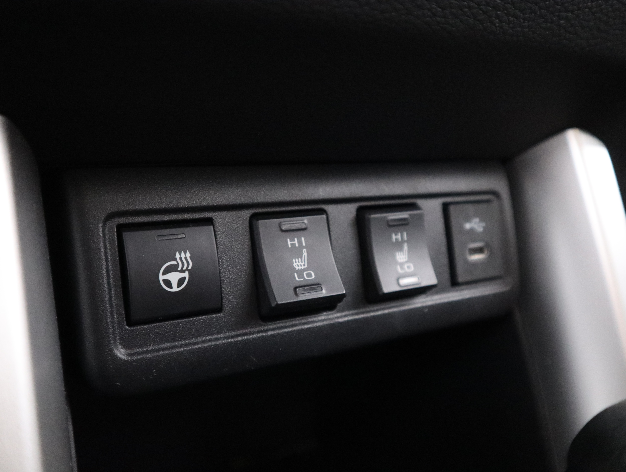 TOYOTA Corolla Cross 2024