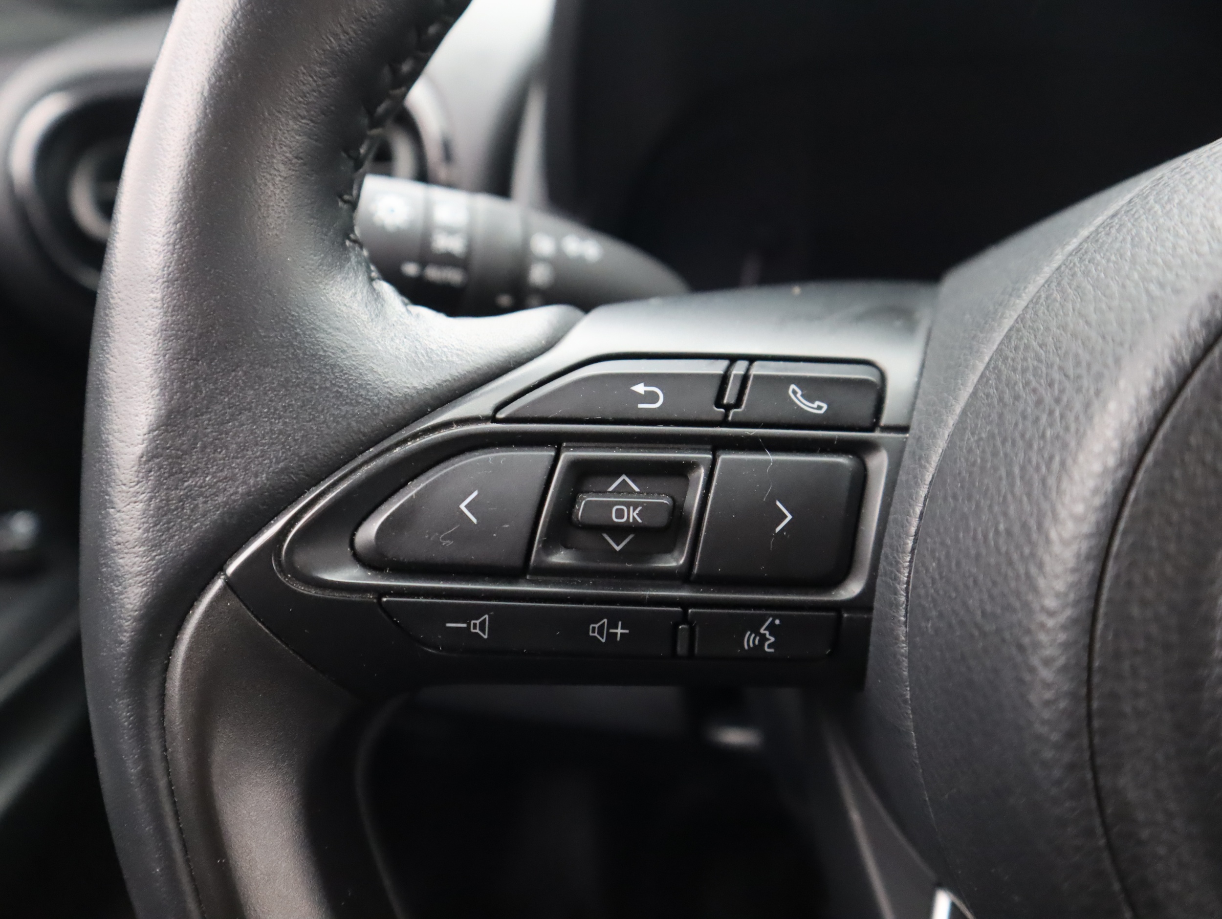 TOYOTA Yaris Cross 2023