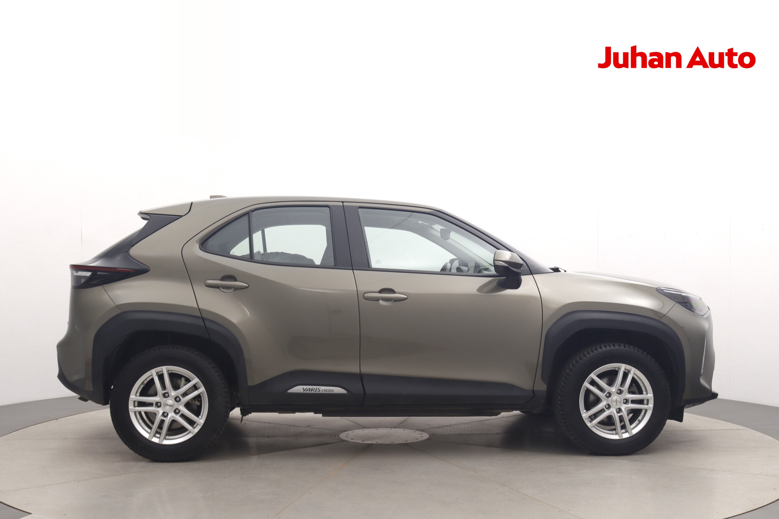 TOYOTA Yaris Cross 2023