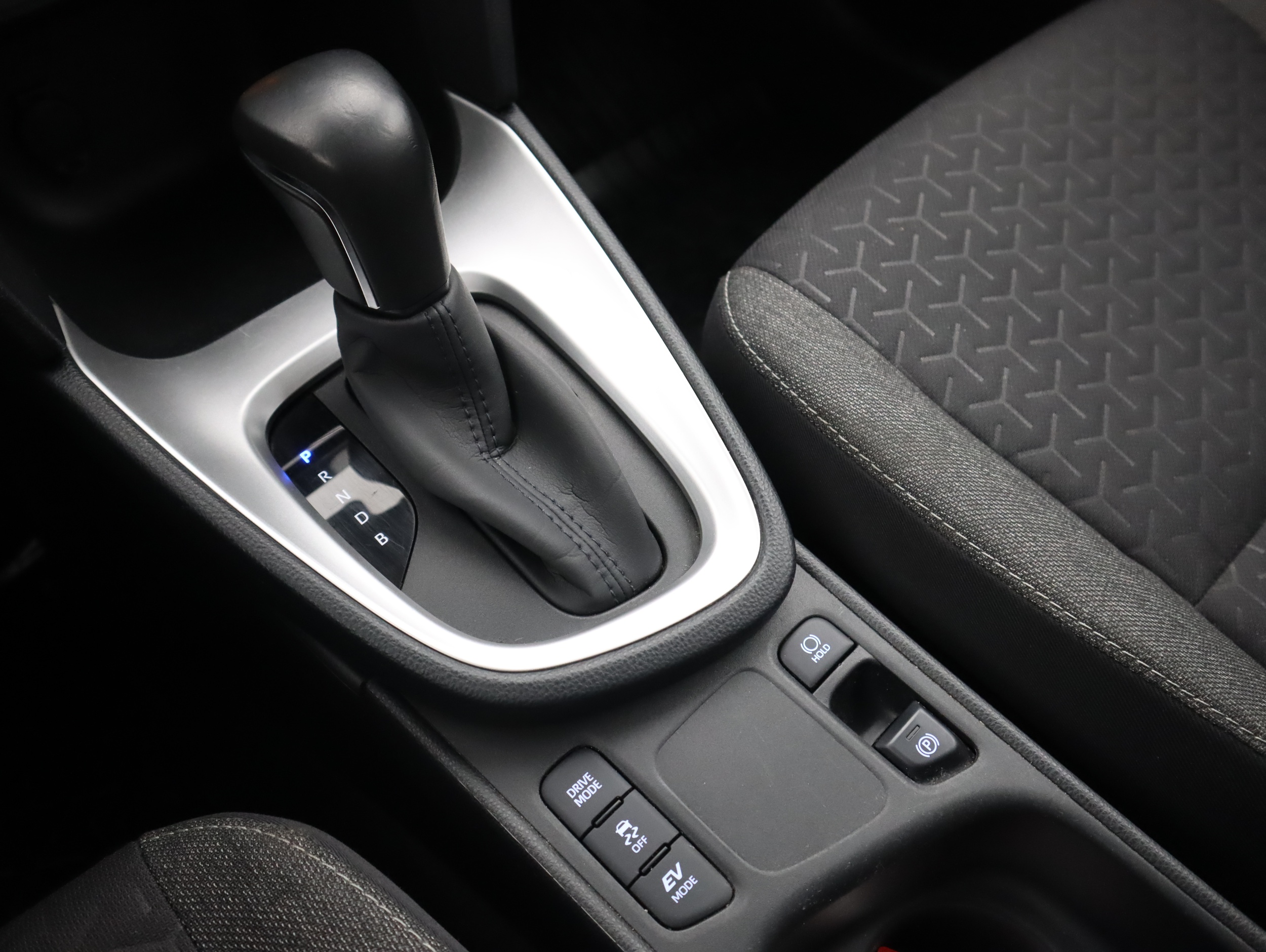 TOYOTA Yaris Cross 2023