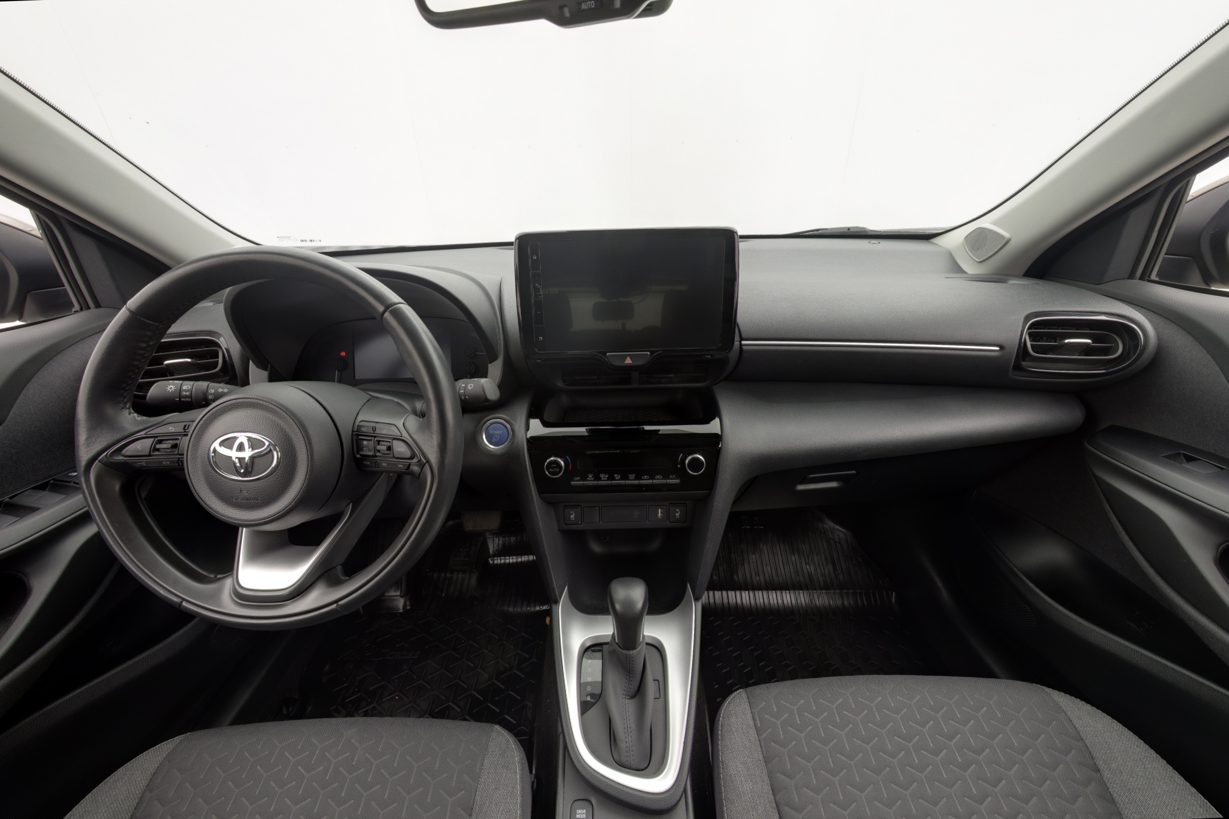 TOYOTA Yaris Cross 2023