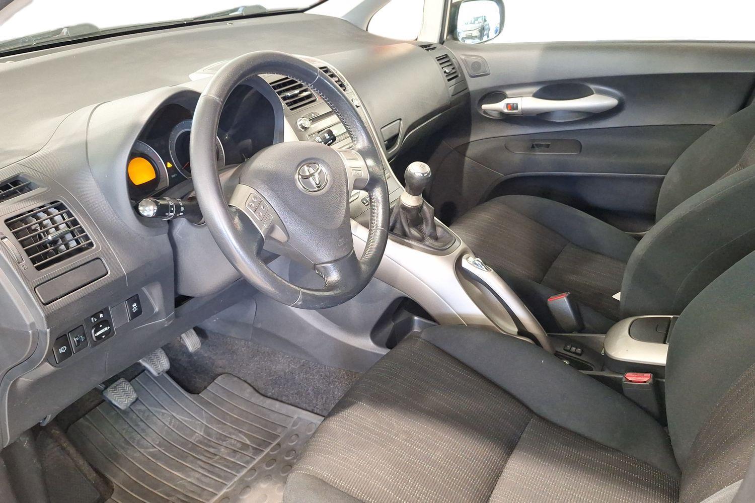 TOYOTA Auris 2007