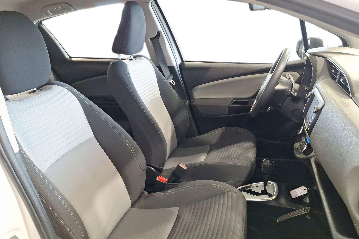TOYOTA Yaris 2017