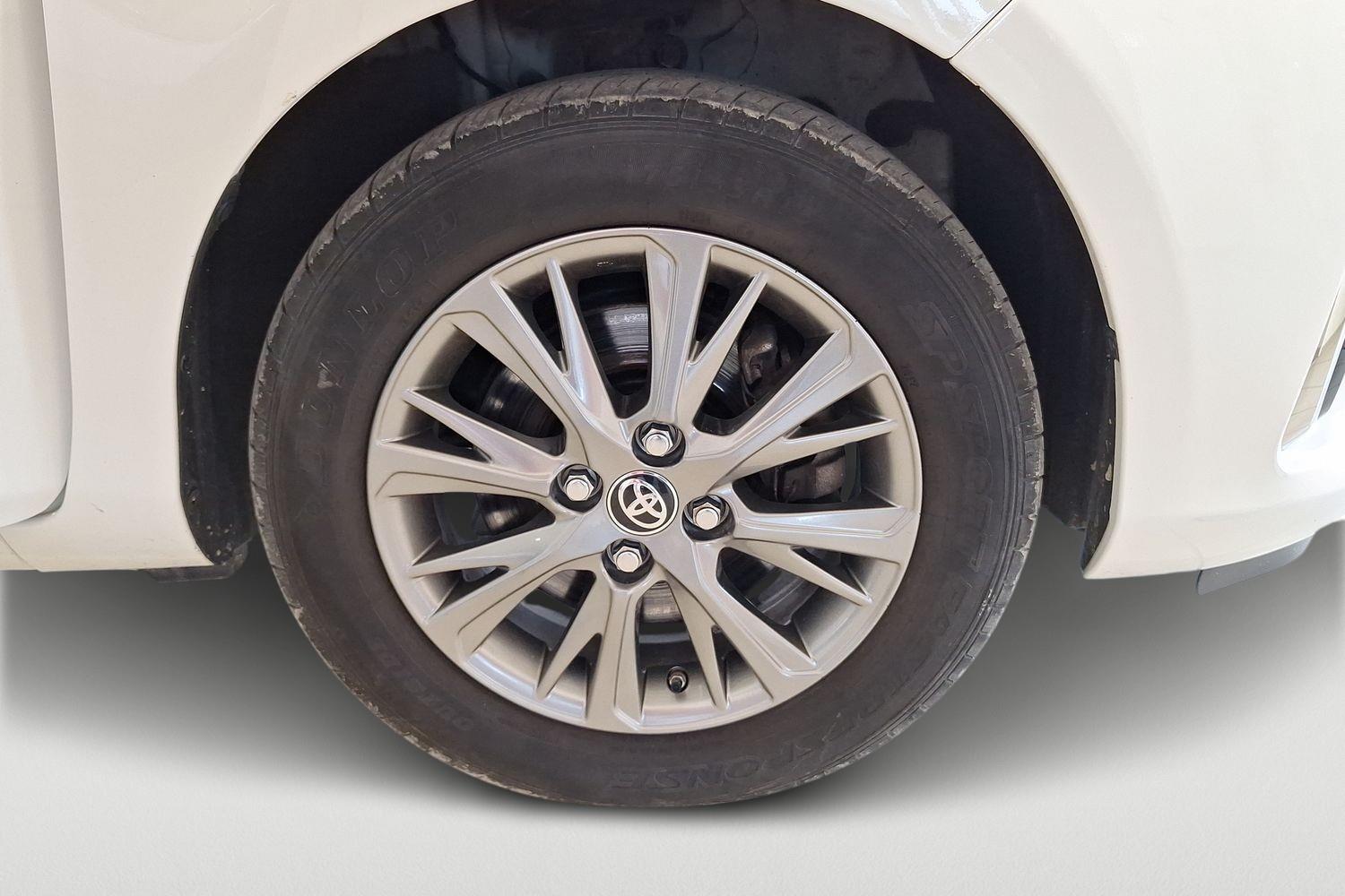 TOYOTA Yaris 2017