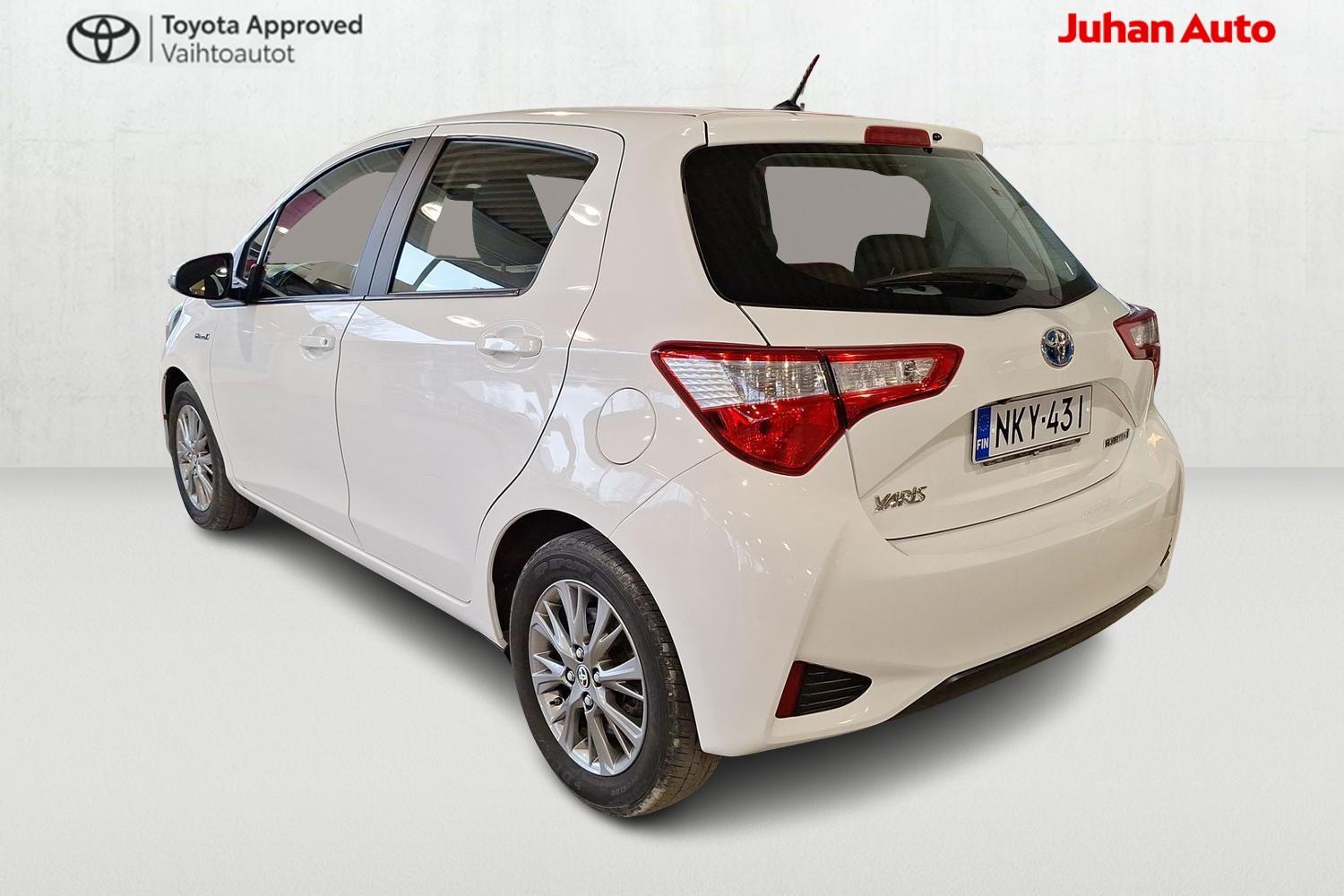 TOYOTA Yaris 2017