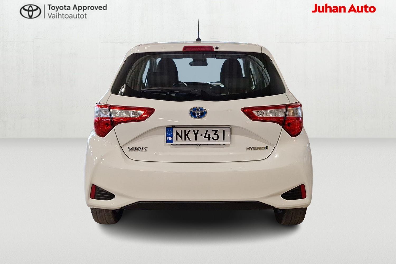 TOYOTA Yaris 2017