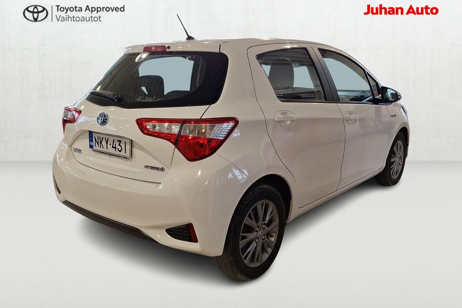 TOYOTA Yaris 2017