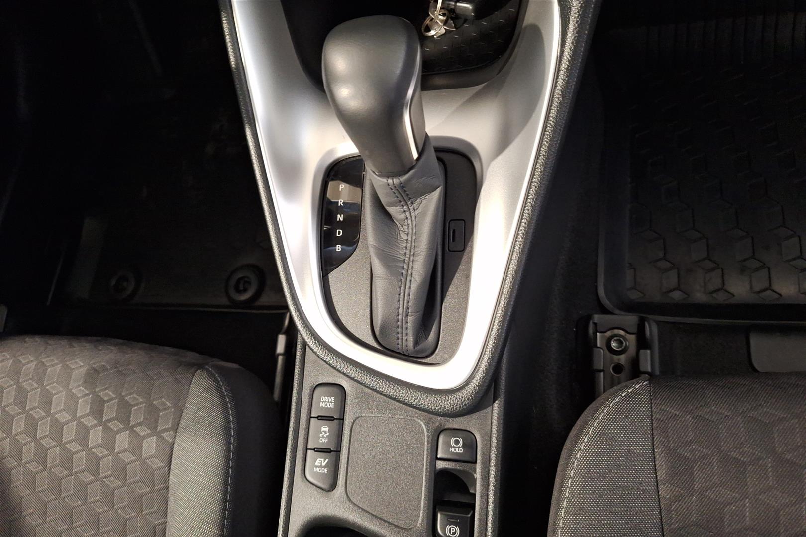 TOYOTA Yaris 2023