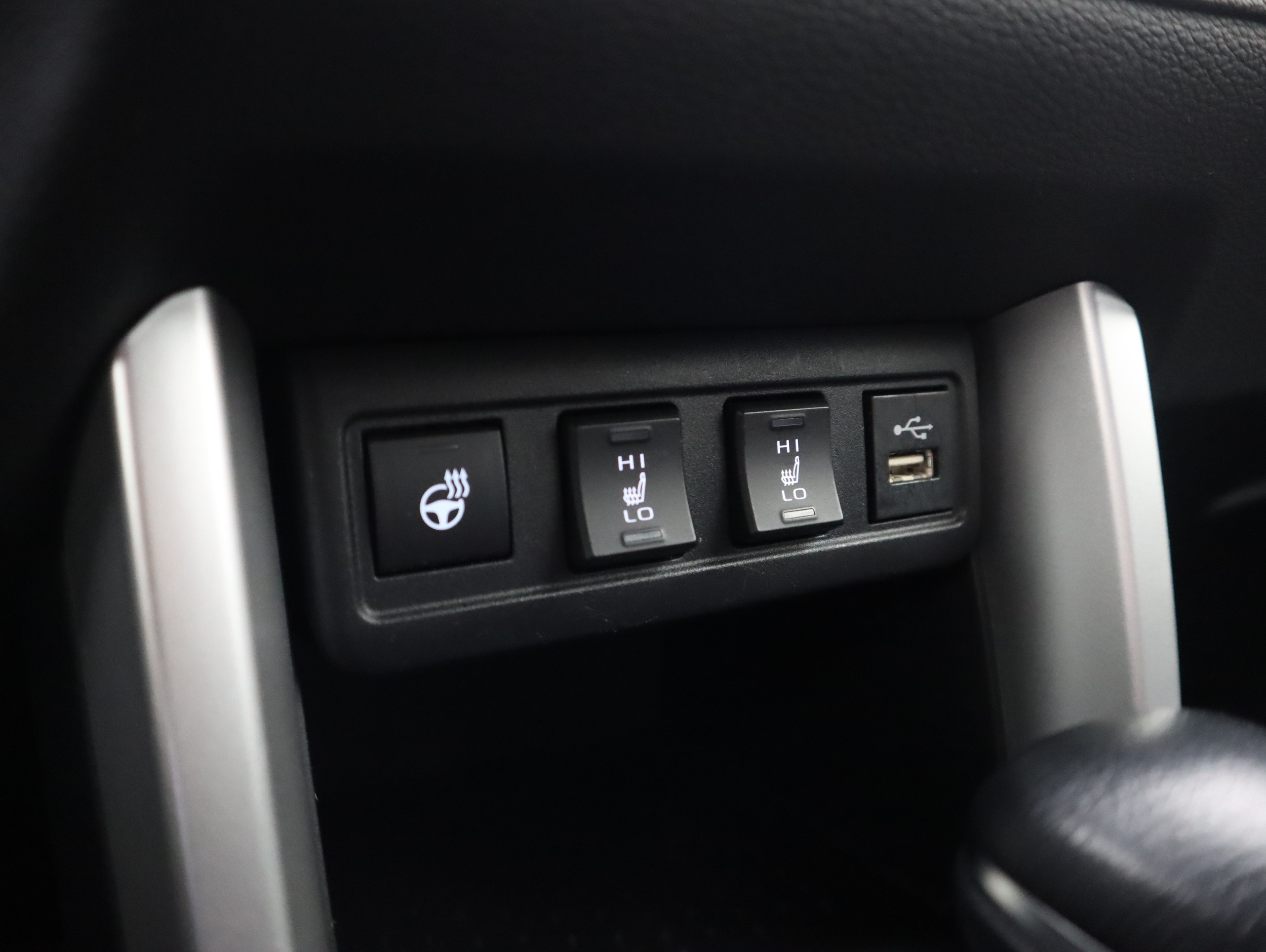 TOYOTA Corolla Cross 2023