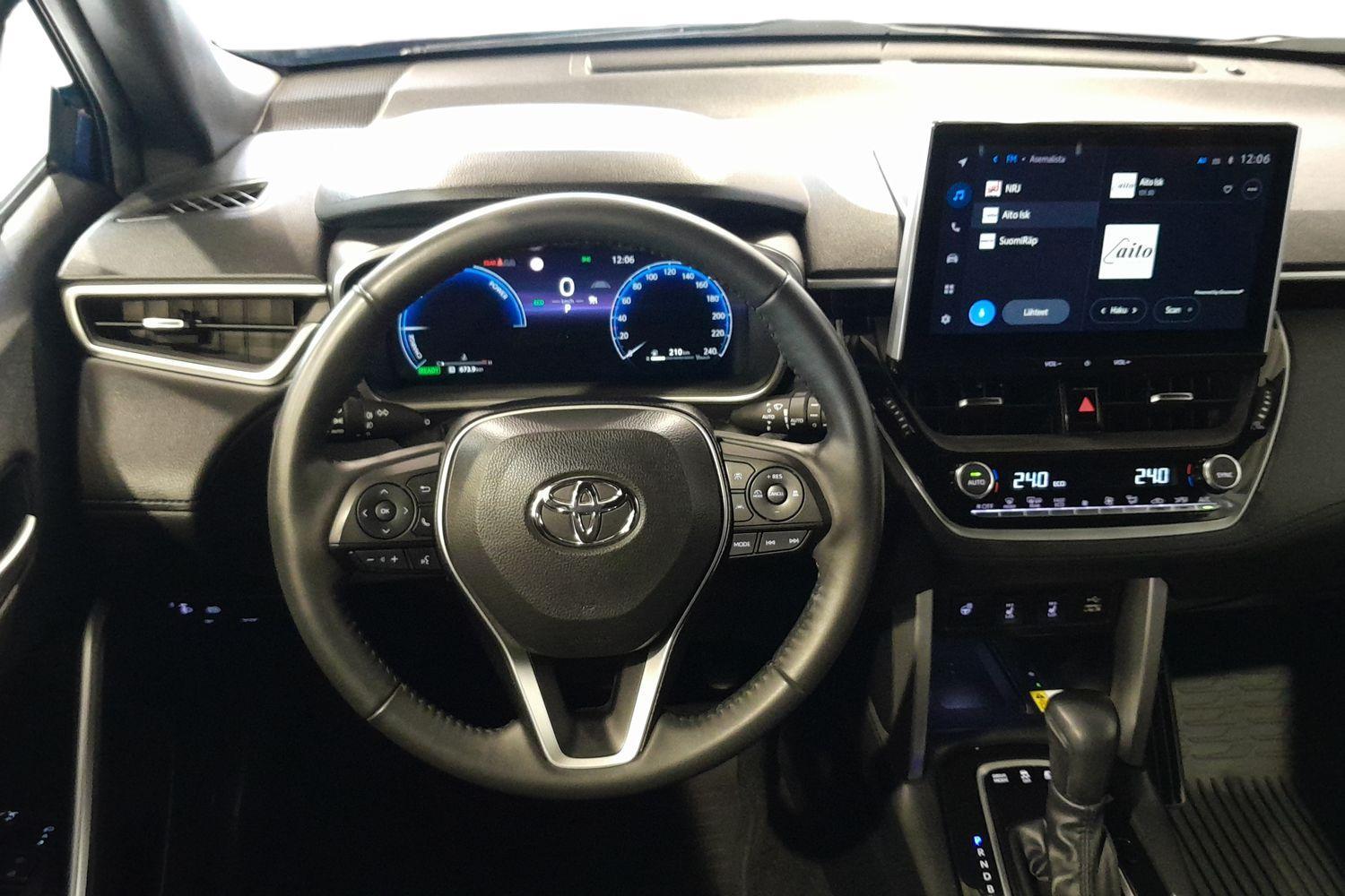 TOYOTA Corolla Cross 2024