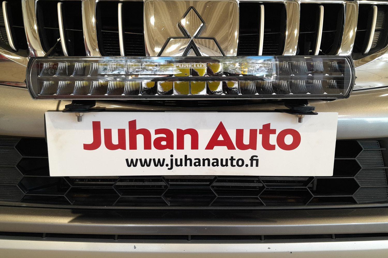MITSUBISHI L200 2015