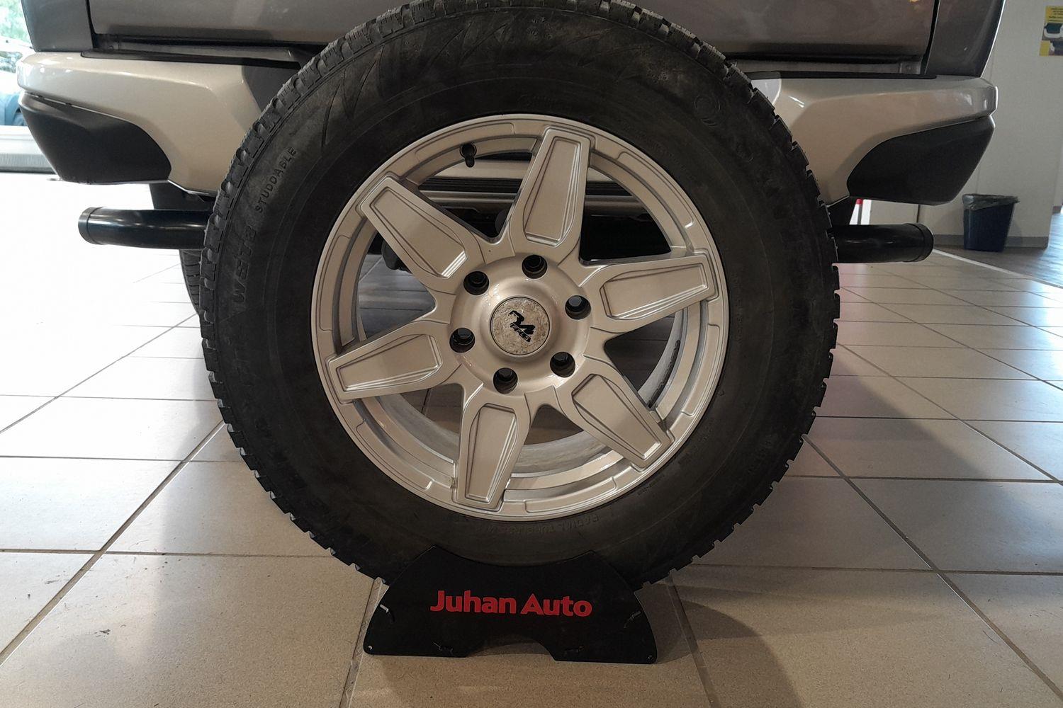 MITSUBISHI L200 2015