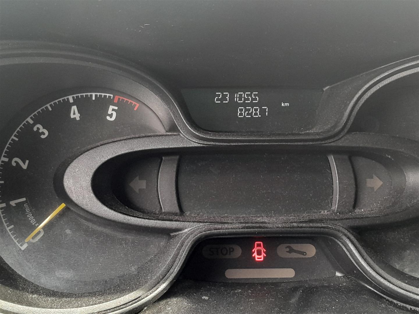 OPEL VIVARO 2015