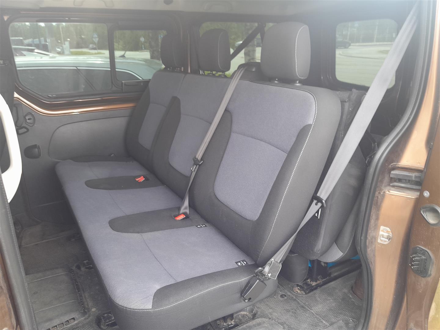 OPEL VIVARO 2015