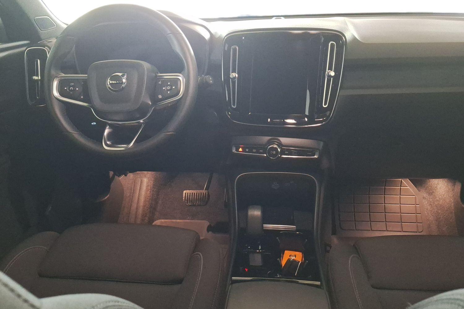 VOLVO XC40 2023