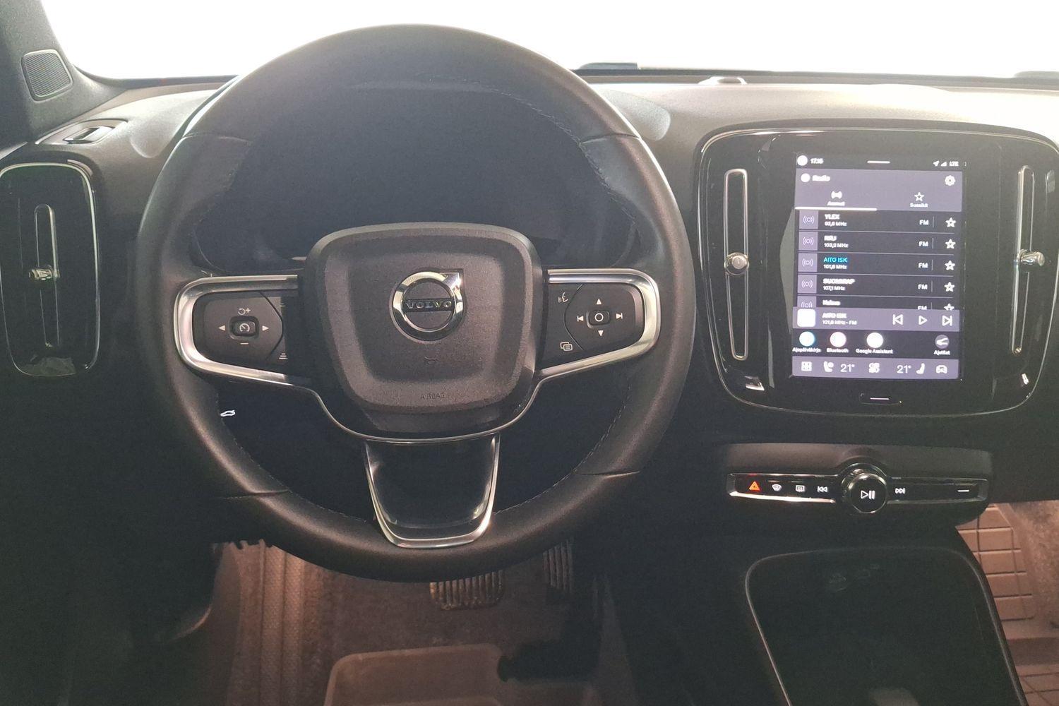 VOLVO XC40 2023
