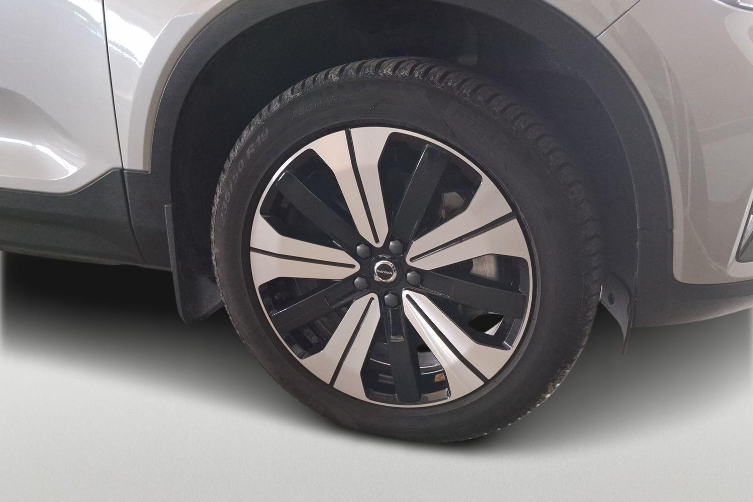 VOLVO XC40 2023