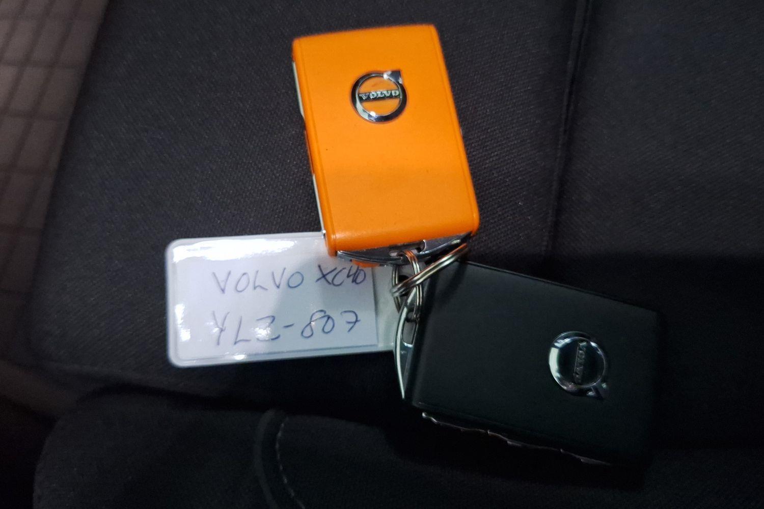 VOLVO XC40 2023