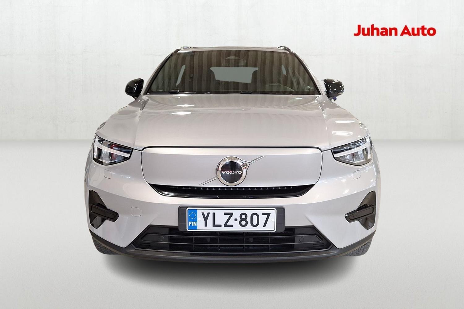 VOLVO XC40 2023