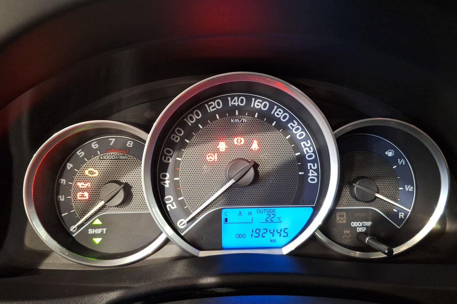 TOYOTA Auris 2015