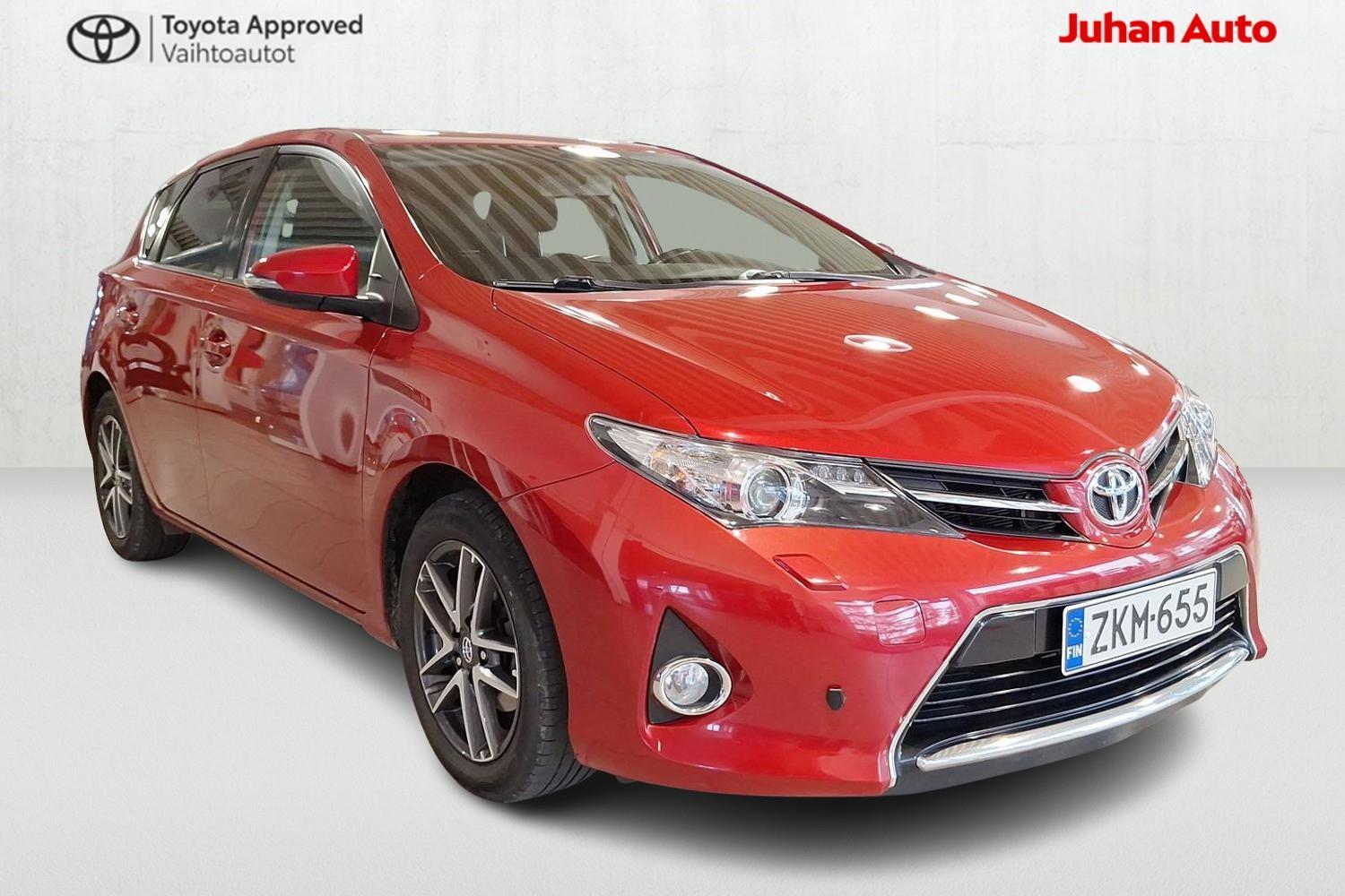 TOYOTA Auris 2015