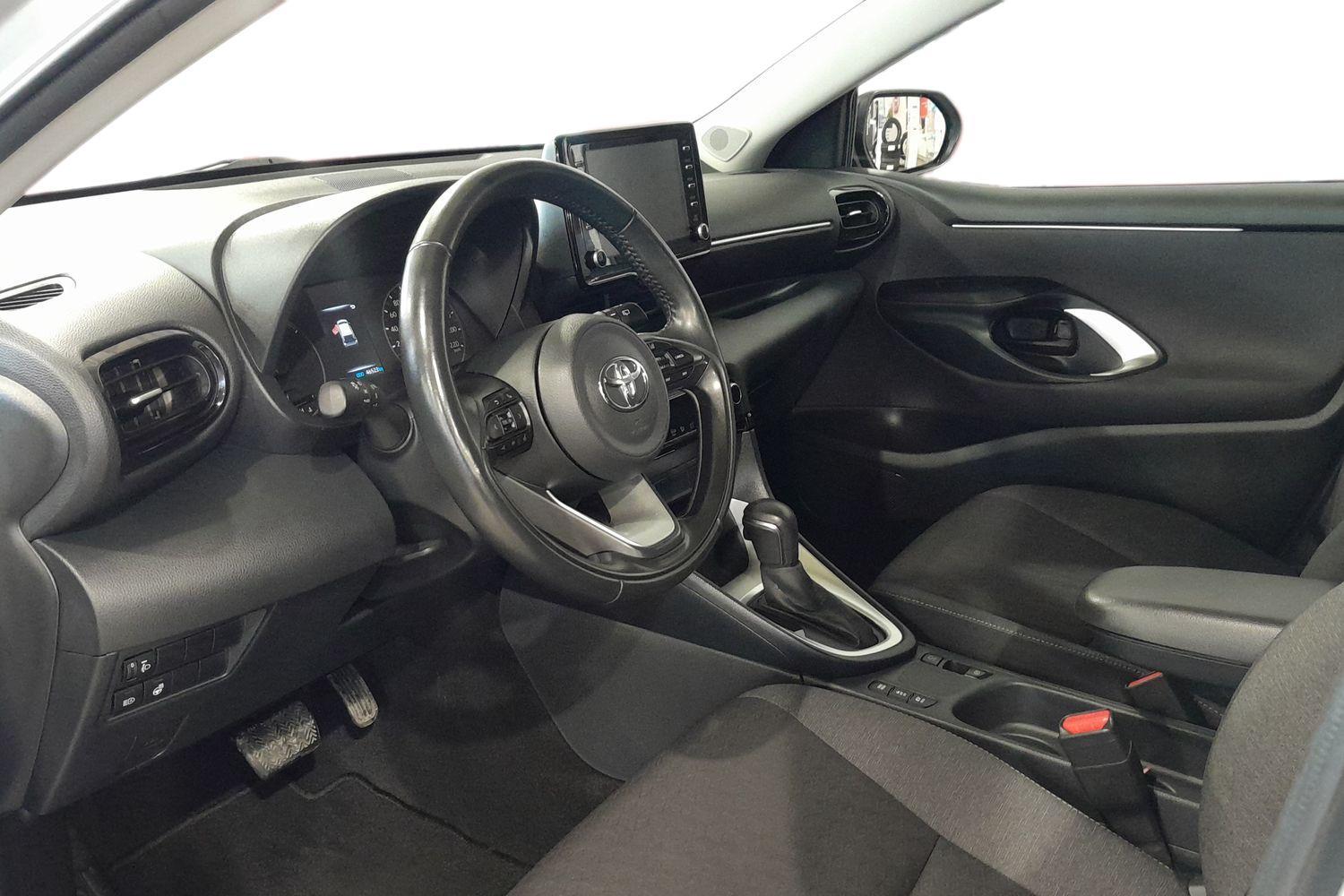TOYOTA Yaris 2023