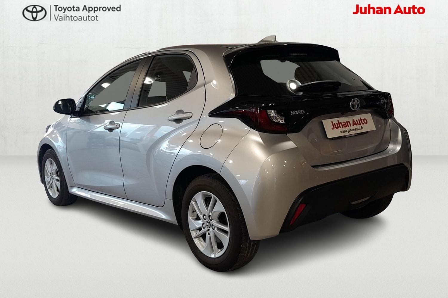 TOYOTA Yaris 2023